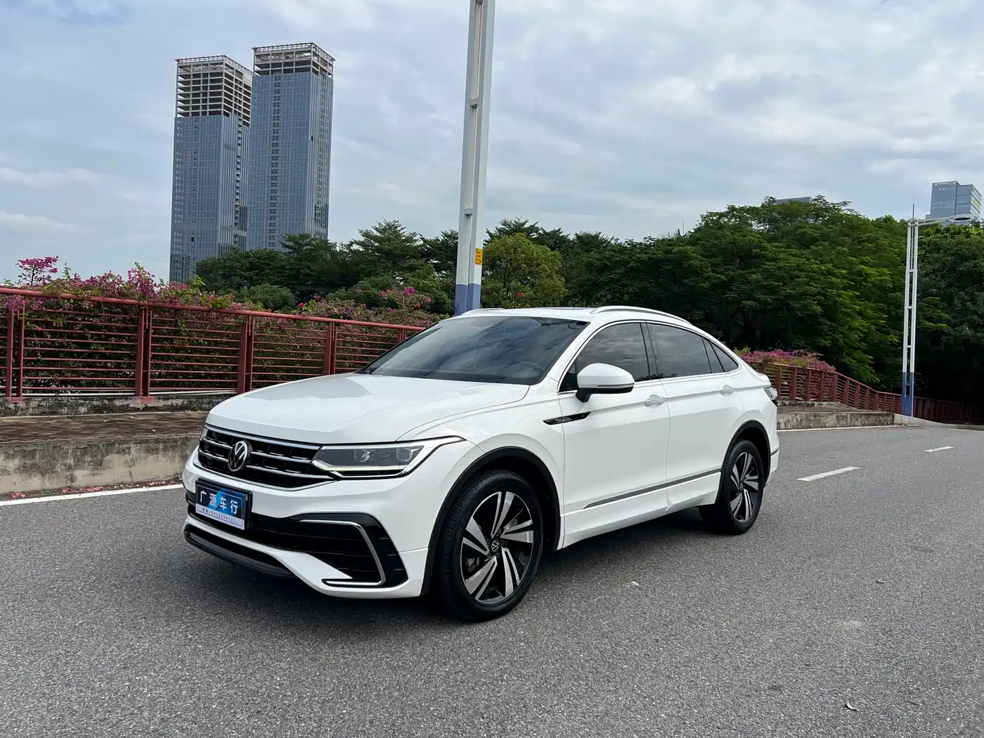VOLKSWAGEN TIGUAN X