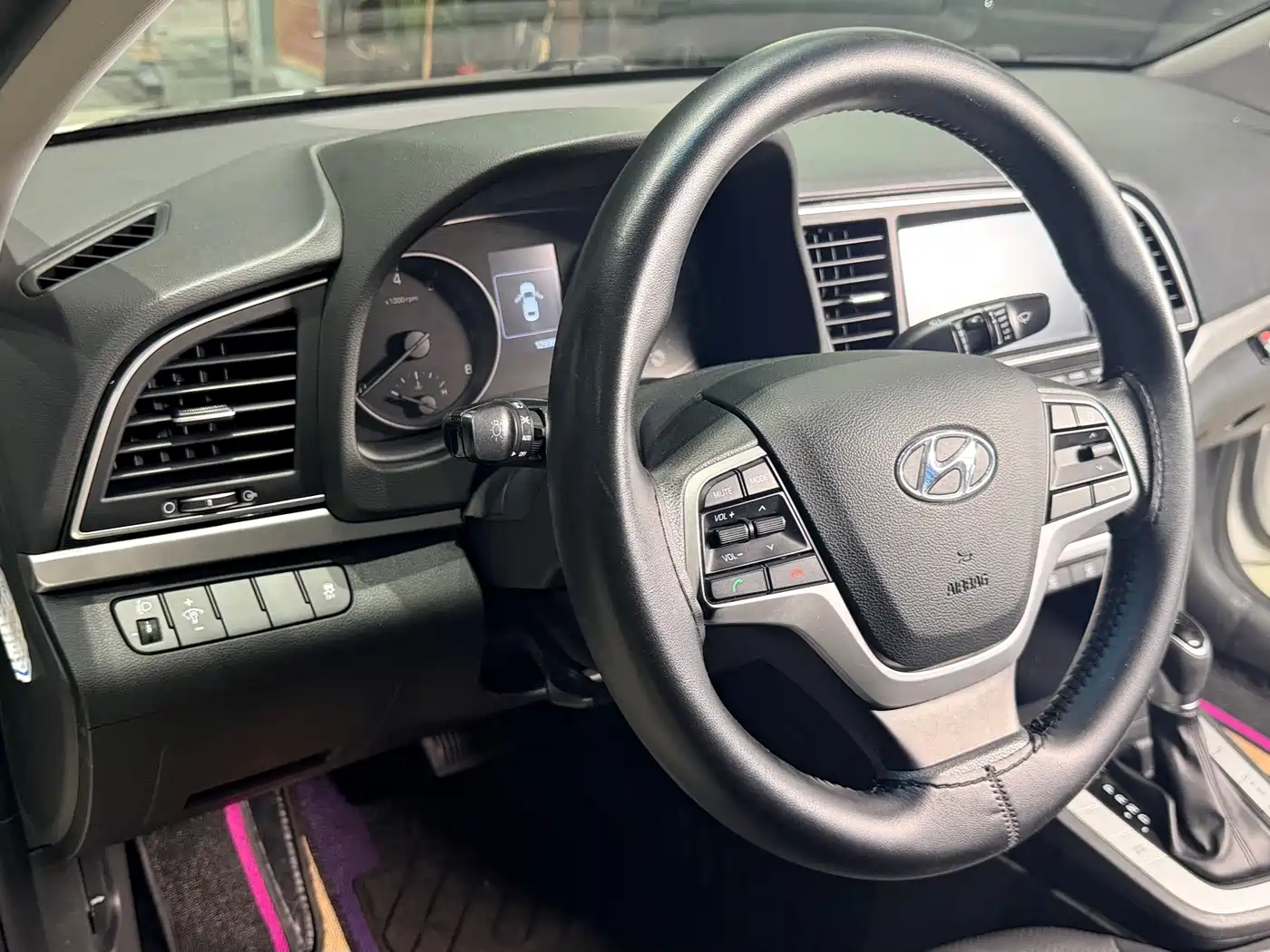 Hyundai Elantra 2016 Model 1.6L Automatic Smart Elite фото 12