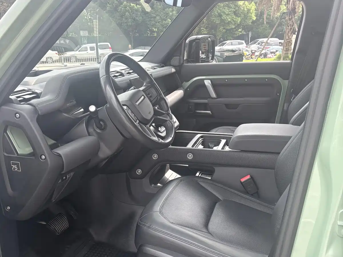 Фото 3 - Land Rover Defender