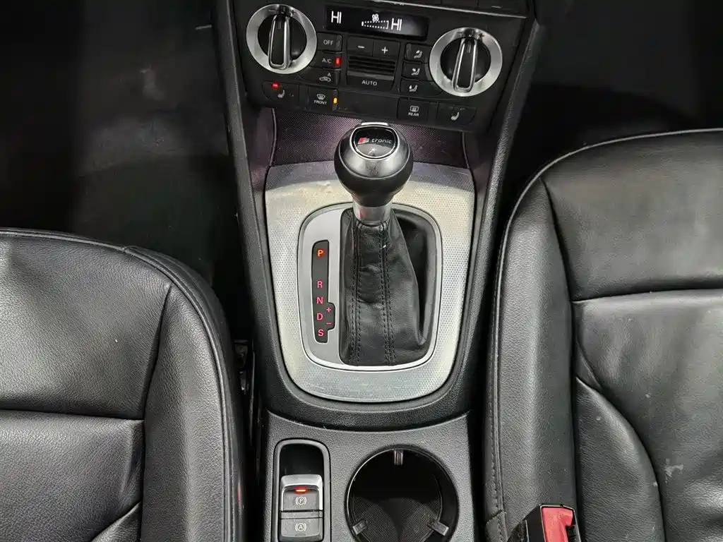 Audi Q3 2015 35 TFSI quattro Technology фото 13