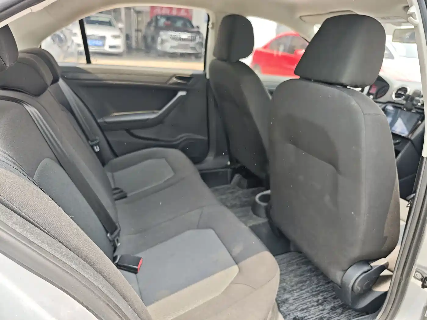 Volkswagen Jetta 2015 Value Edition 1.6L Manual Fashion фото 12