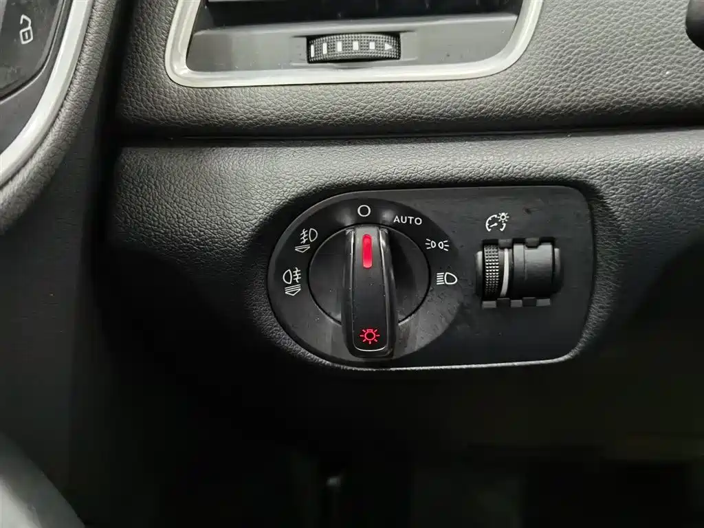 Audi Q3 2015 35 TFSI quattro Technology фото 21