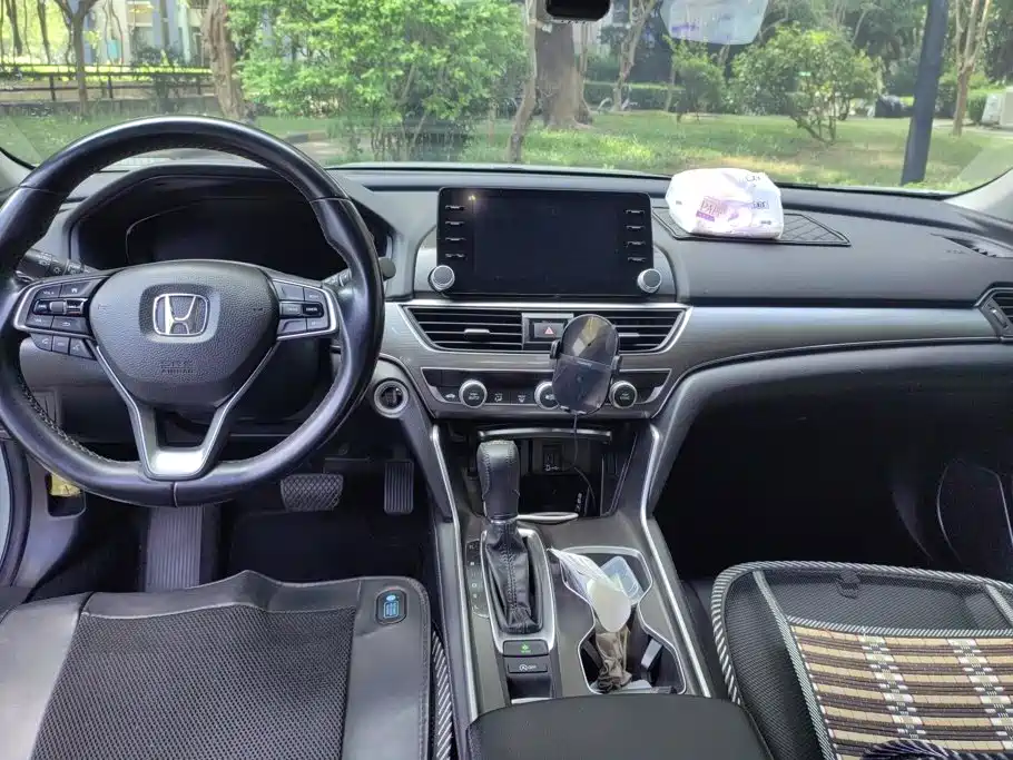صورة 12 - Honda Accord