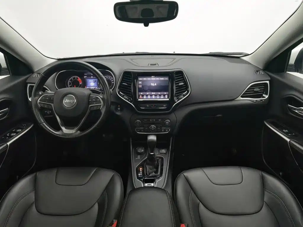 Фото 5 - Jeep Cherokee