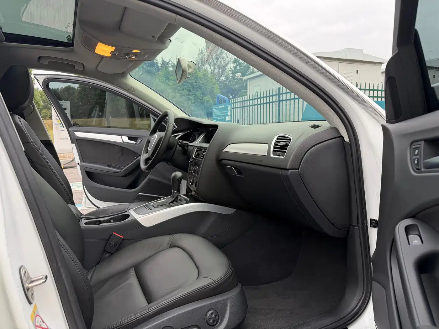 Фото 12 - Audi A4L