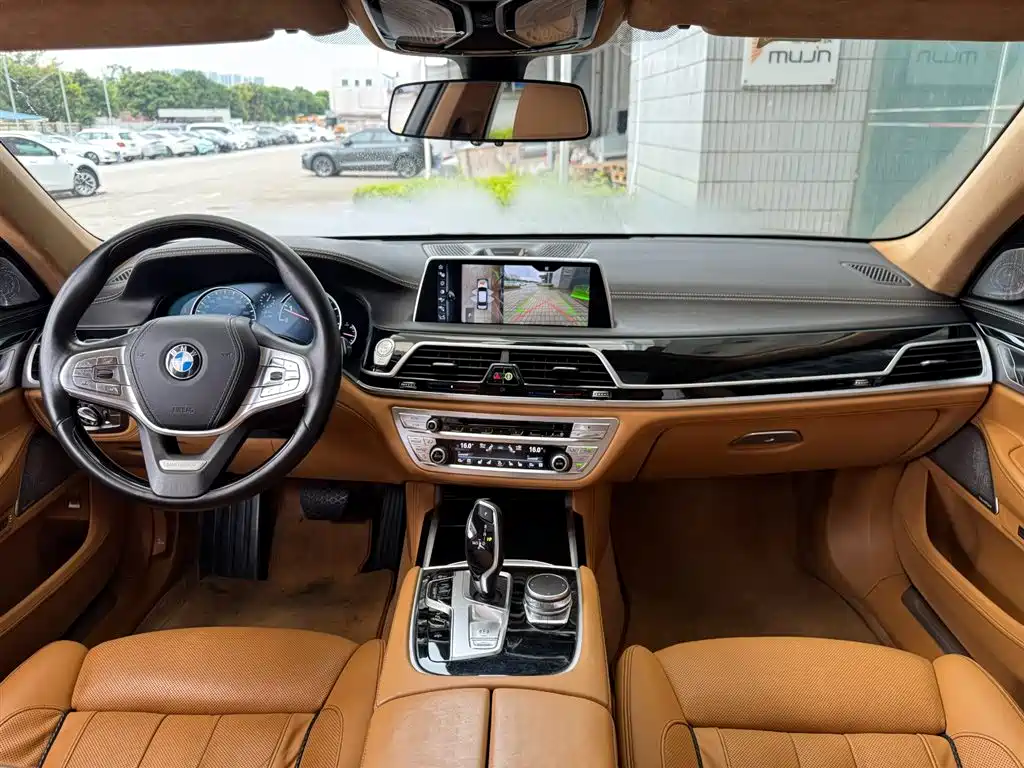 BMW 7 Series 2017 750Li xDrive Customized Edition (4-Seater) фото 13