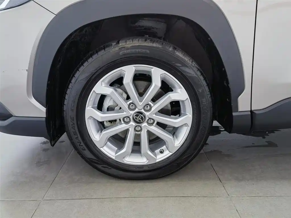 Toyota Frontlander 2023 2.0L CVT Luxury Edition фото 10