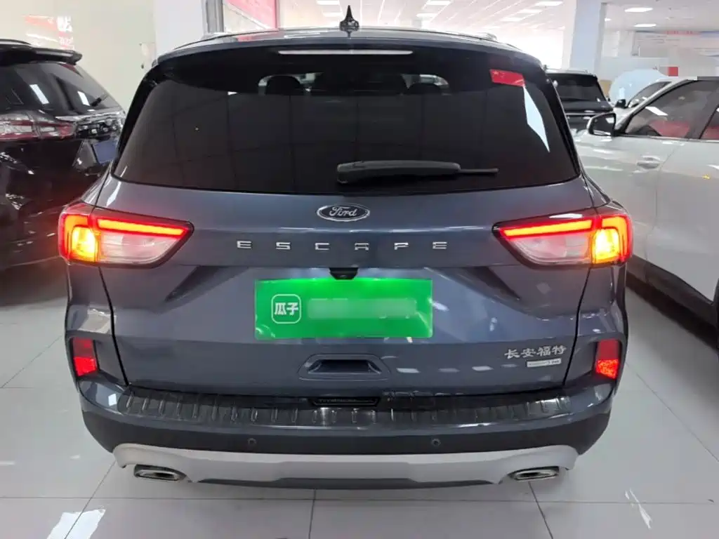 Фото 6 - Ford Escape