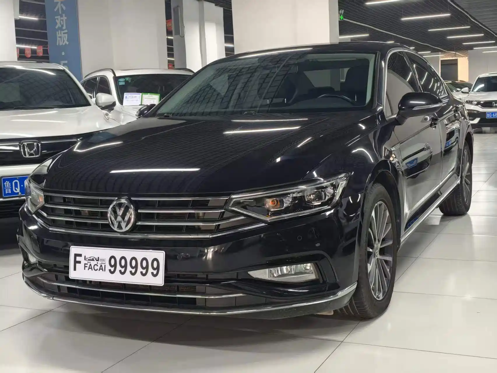 صورة 1 - Volkswagen Magotan