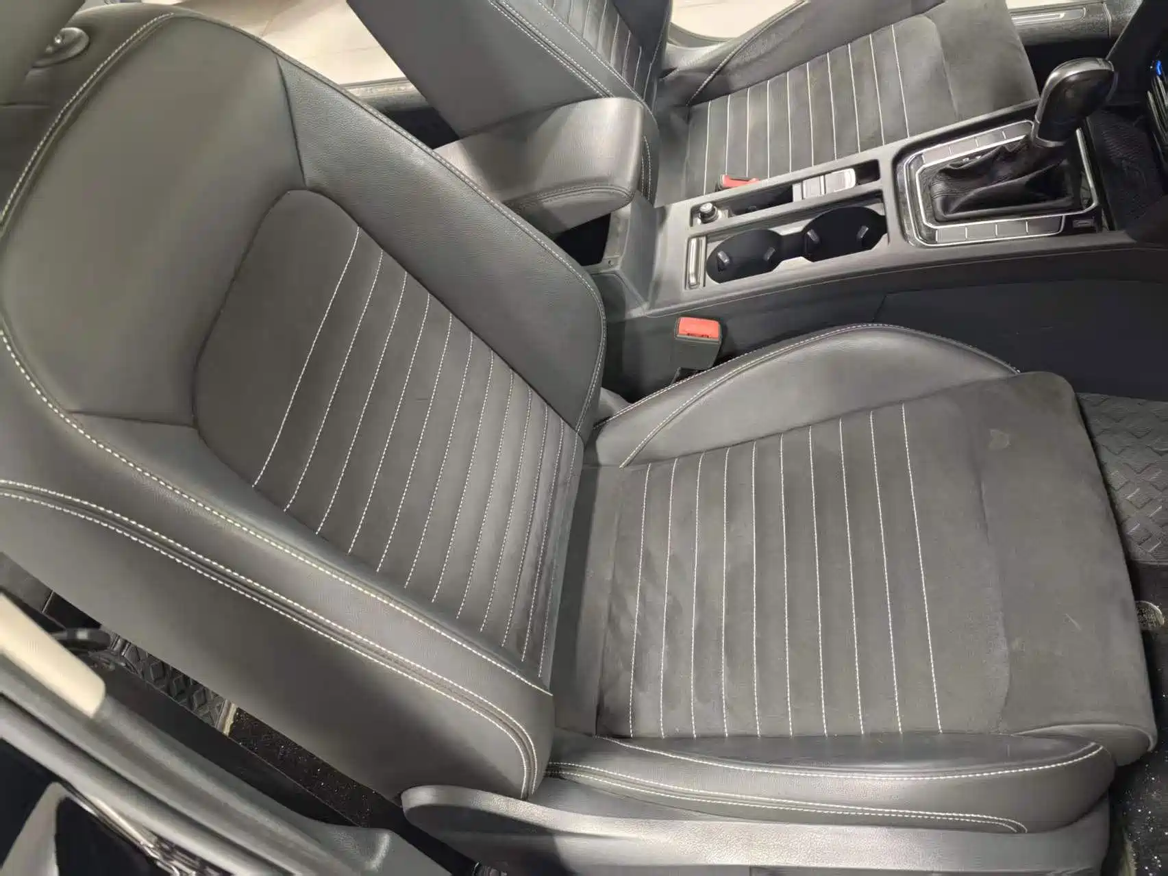 صورة 10 - Volkswagen Magotan