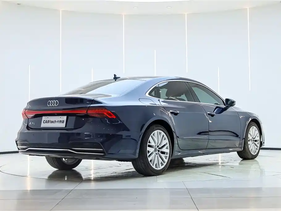 AUDI A7L