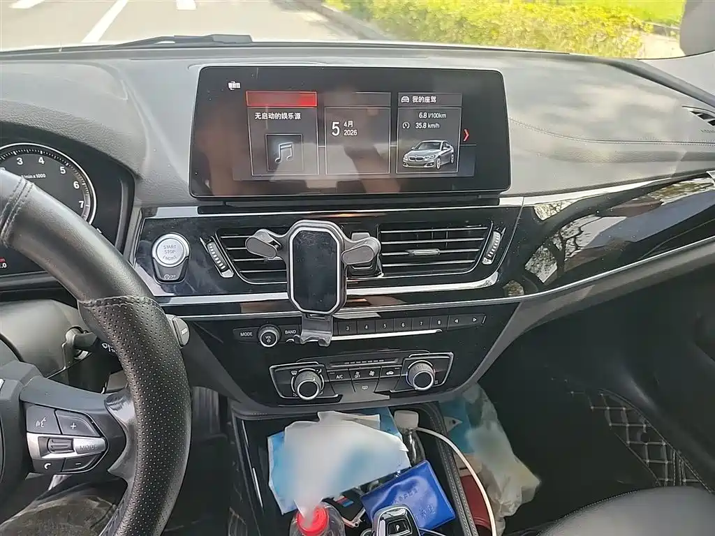 BMW 1 Series 2022 120i M Sport Shadow Edition фото 6