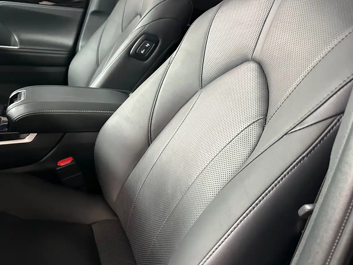 Toyota Highlander 2024 2.5L Smart Hybrid FWD Luxury 7-Seater фото 12