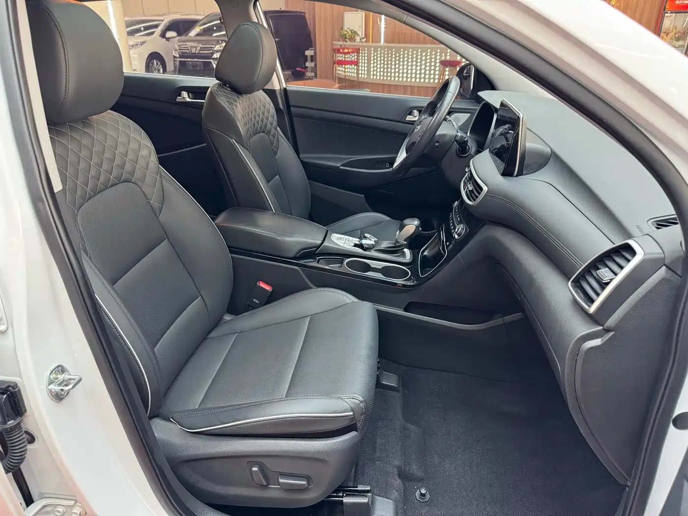 Hyundai Tucson 2020 280TGDi 2WD GLS Smart Connect Edition China VI фото 35