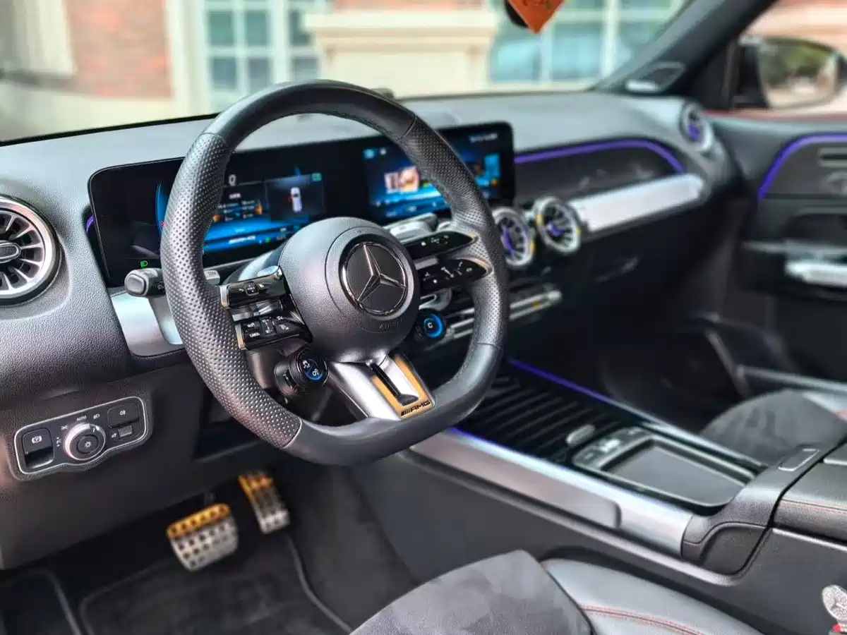 MERCEDES-BENZ GLB AMG