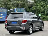 Photo 19 - Toyota Highlander