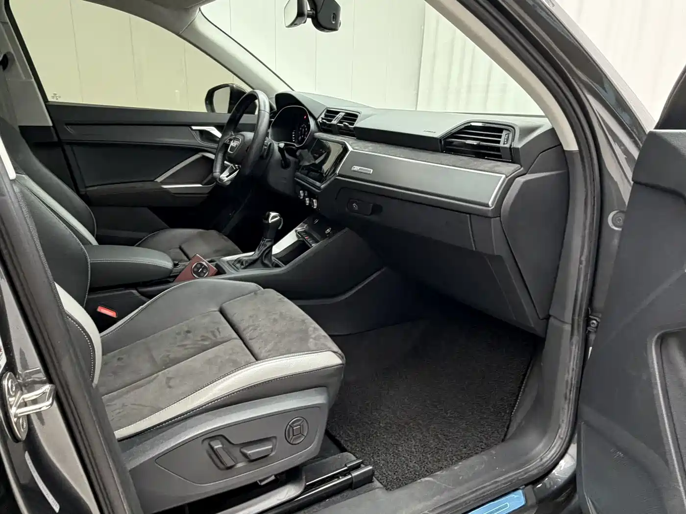 Audi Q3 2022 35 TFSI Fashion Dynamic фото 19