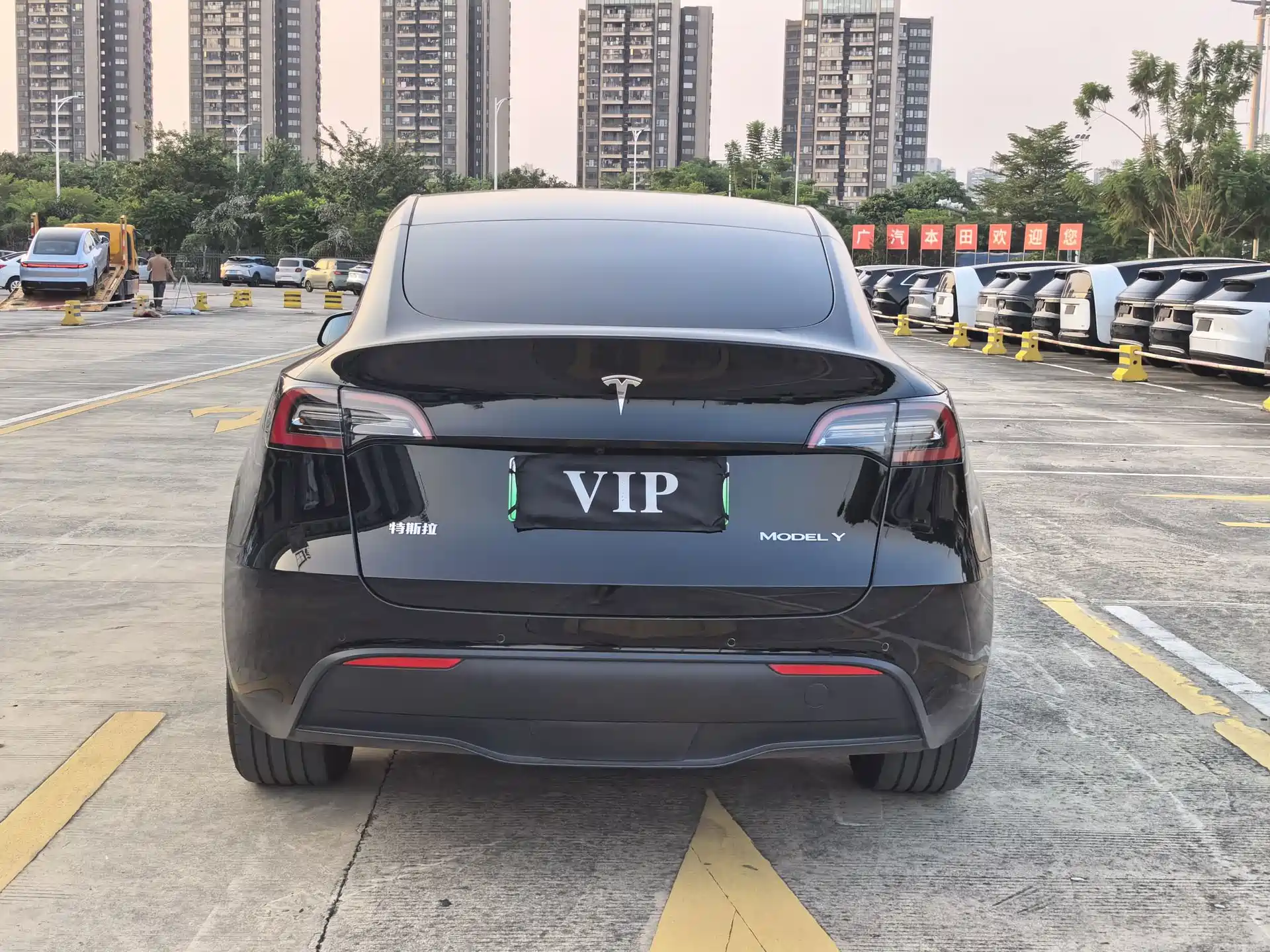 Фото 21 - Tesla Model Y
