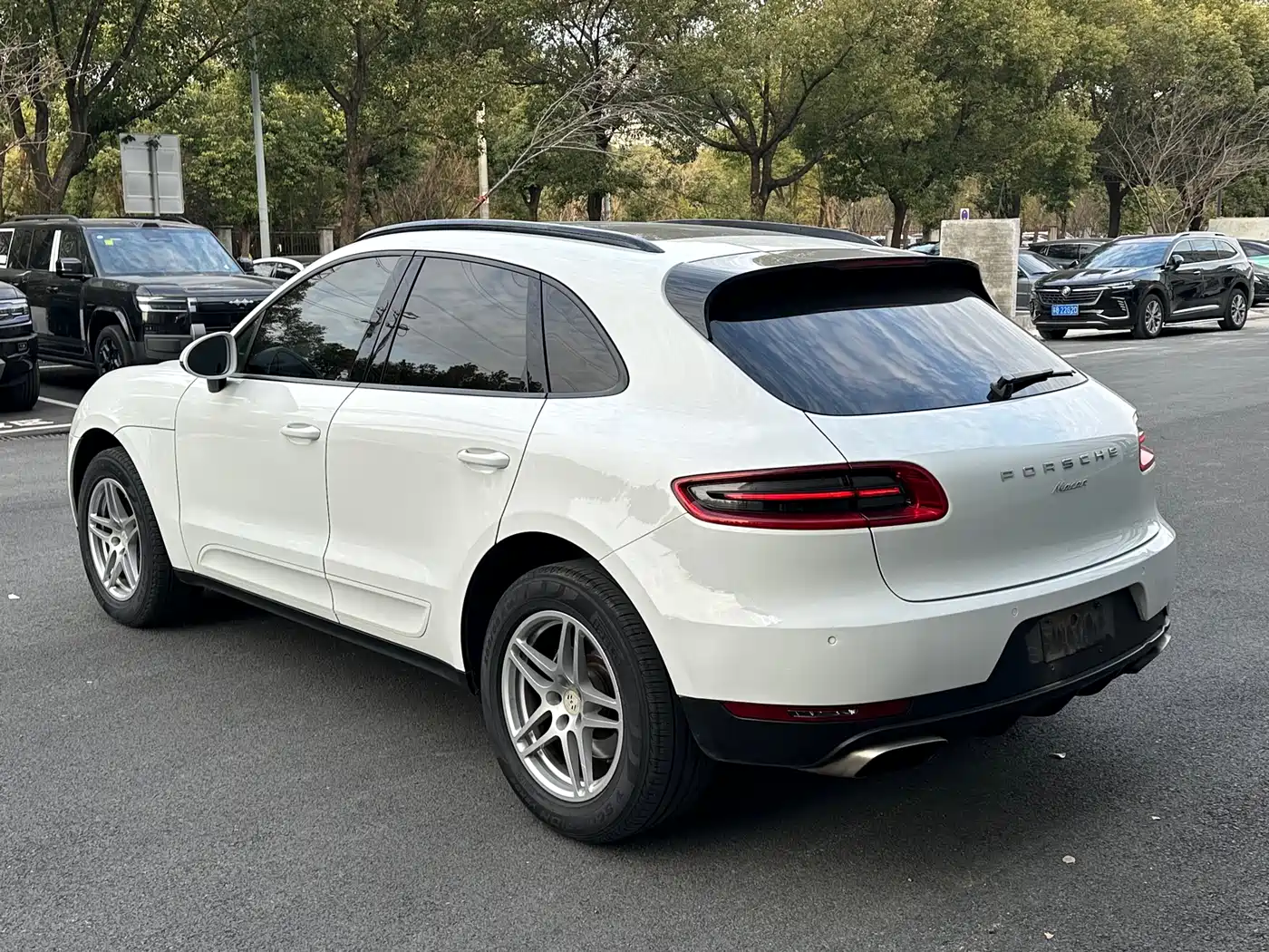 Porsche Macan 2016 Macan 2.0T фото 19