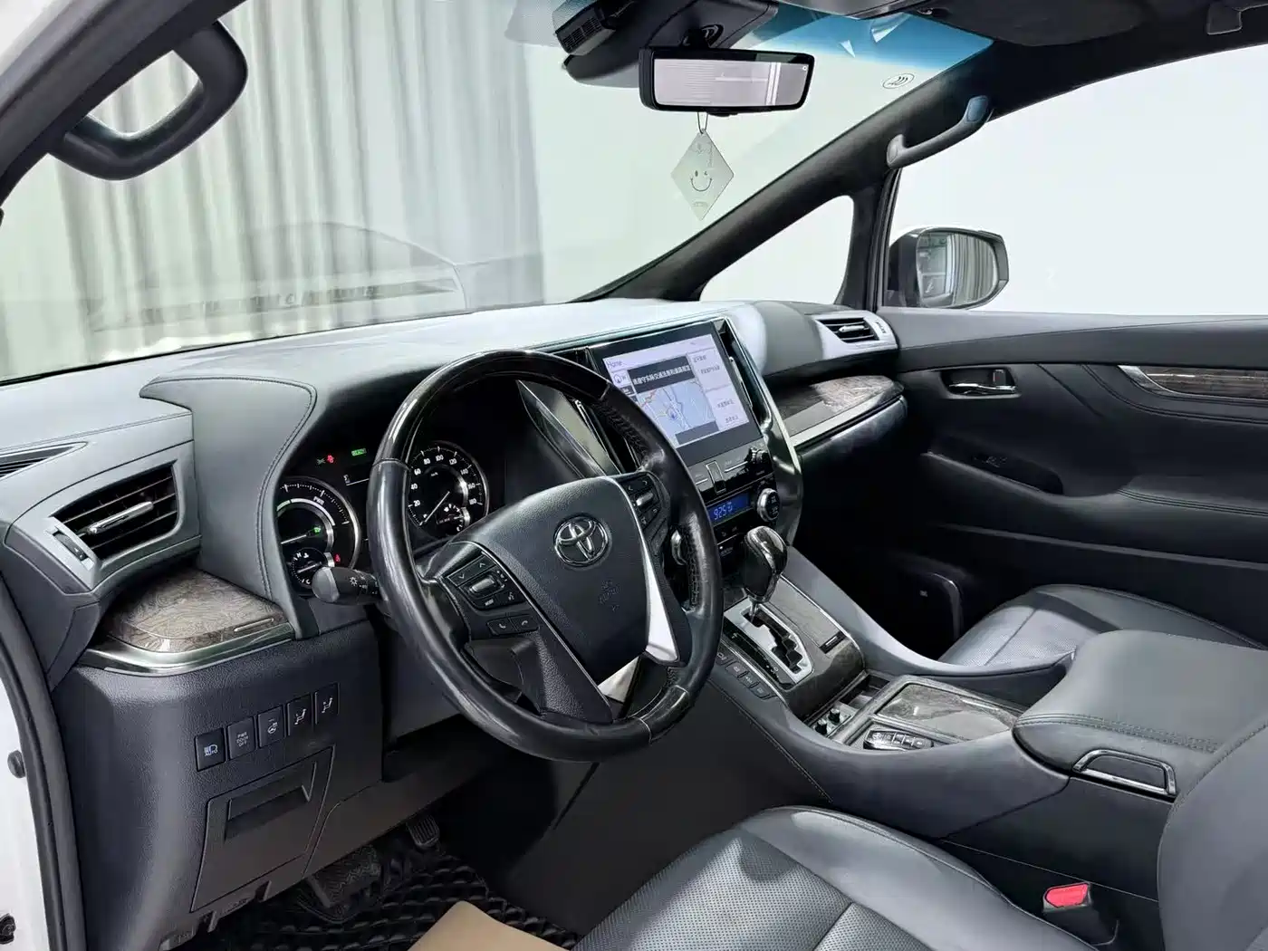 Toyota Alphard 2021 Hybrid 2.5L Premium фото 6