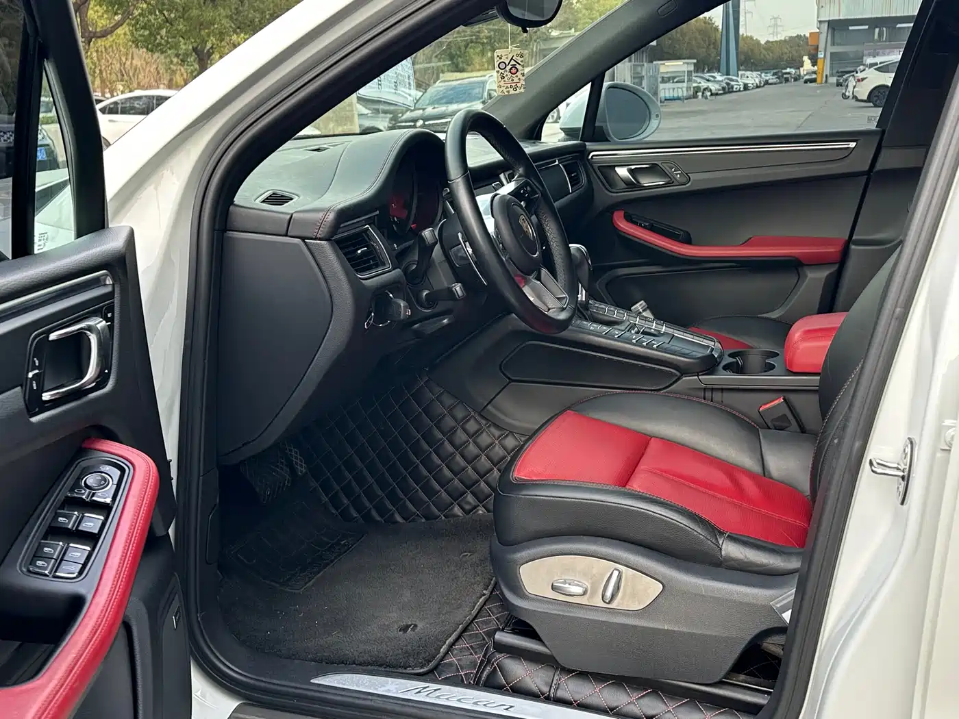 Porsche Macan 2016 Macan 2.0T фото 9