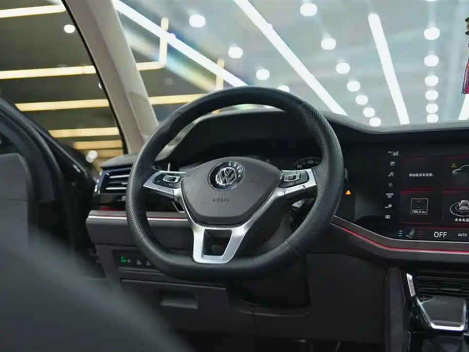 Volkswagen Touareg 2019 3.0TSI Sharp Edge Edition China VI фото 3