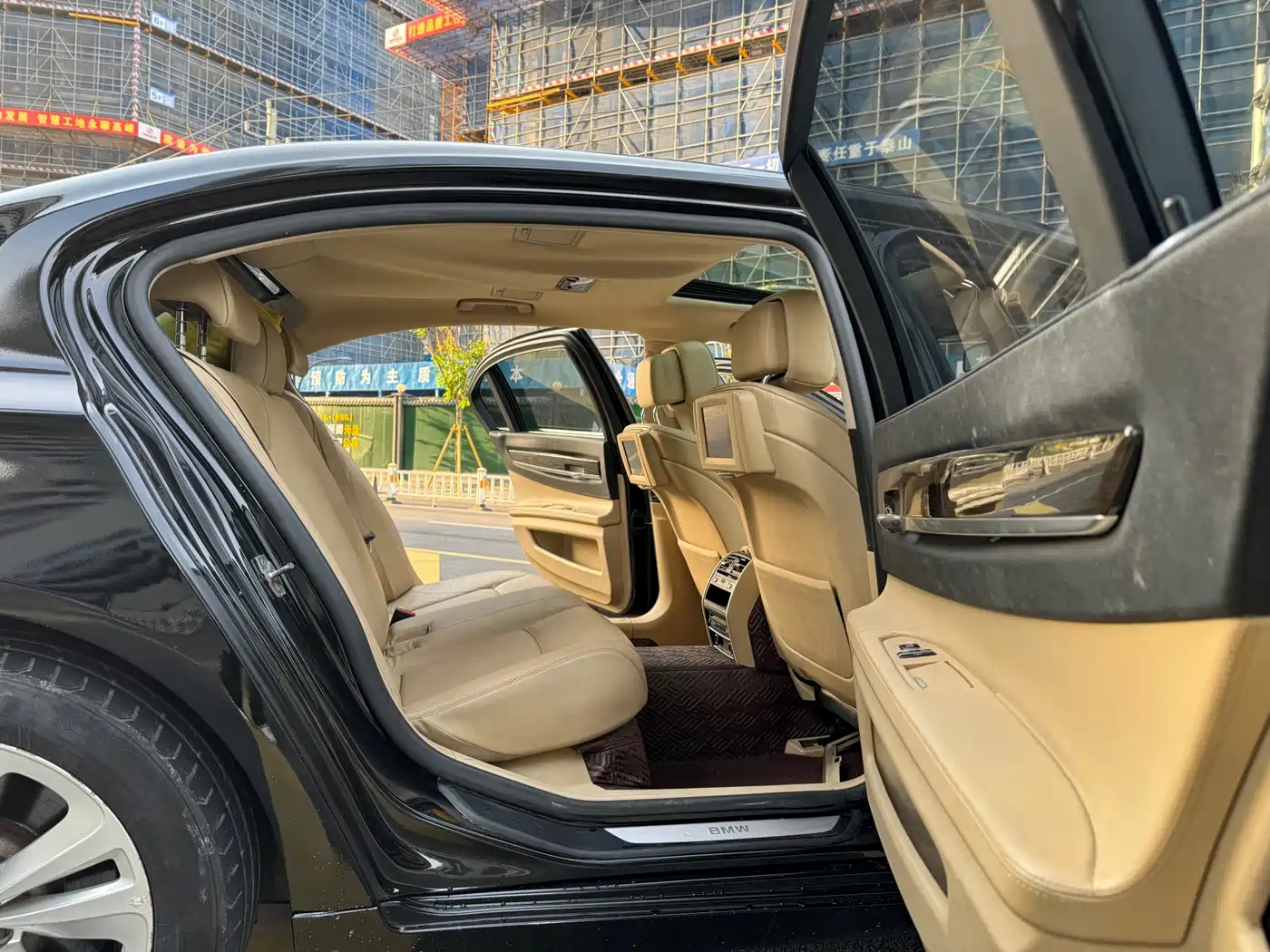 BMW 7 Series 2011 730Li Elegance фото 13