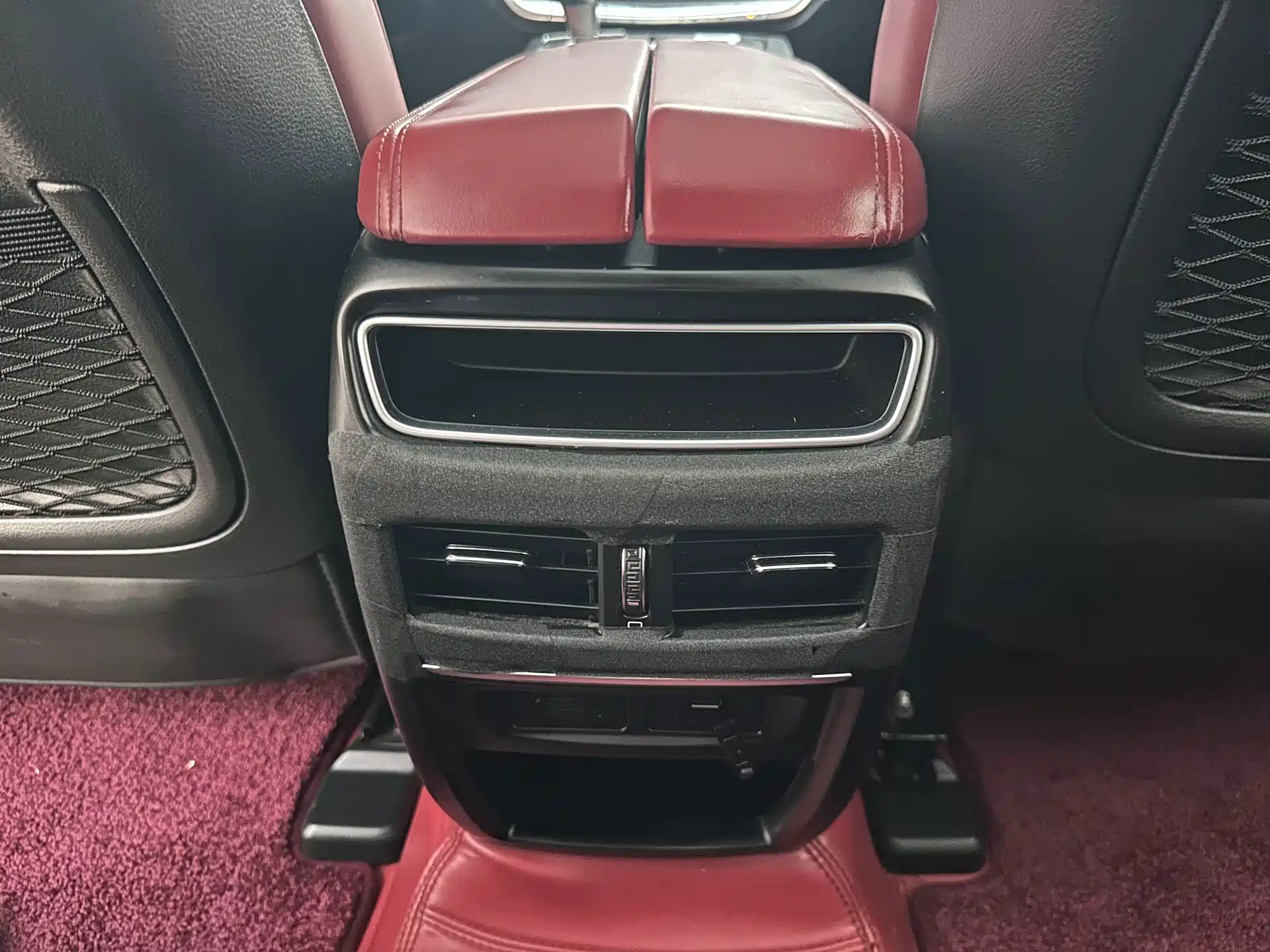 Фото 21 - Geely Borui