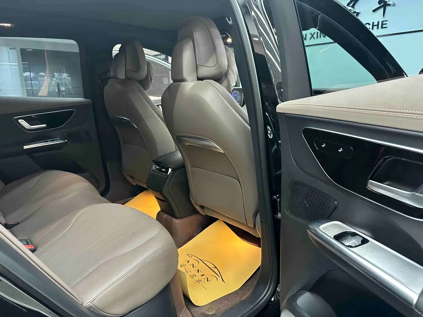 MERCEDES-BENZ EQE SUV