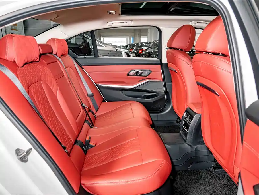 BMW 3 Series 2025 330Li M Sport Night Edition фото 23