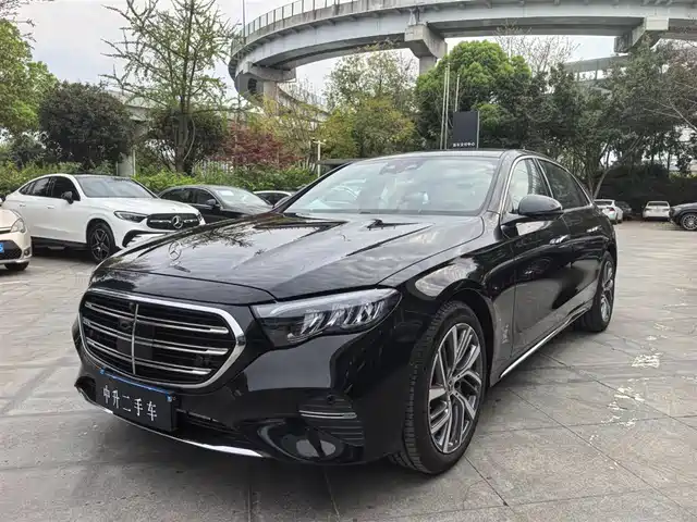 MERCEDES-BENZ E CLASS