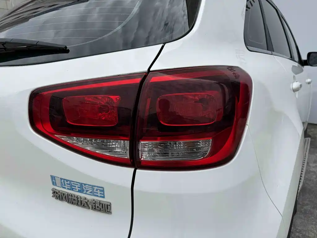 Photo 11 - Kia KX3