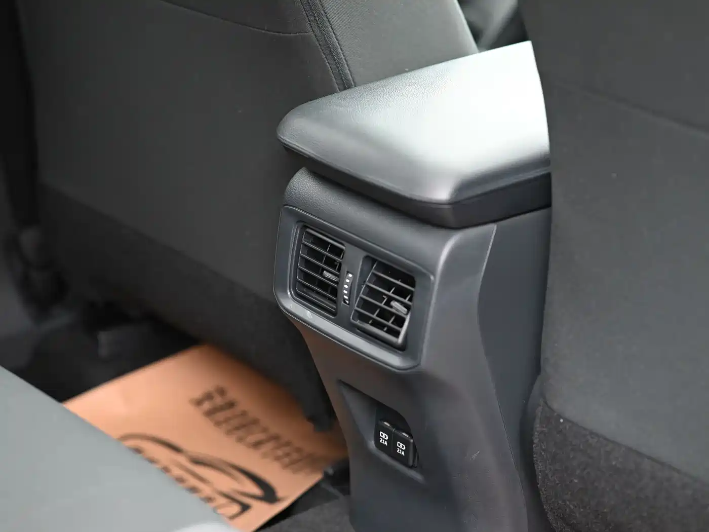 Toyota RAV4 Rongfang 2020 2.0L CVT 2WD Trend Edition фото 12