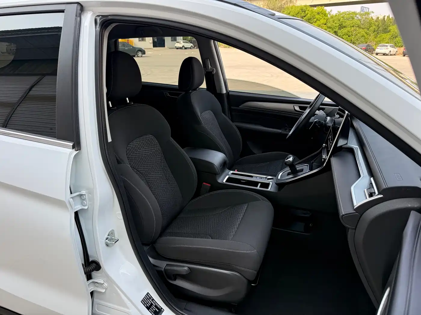 Haval M6 2023 PLUS 1.5T DCT Elite Smart Connect фото 11