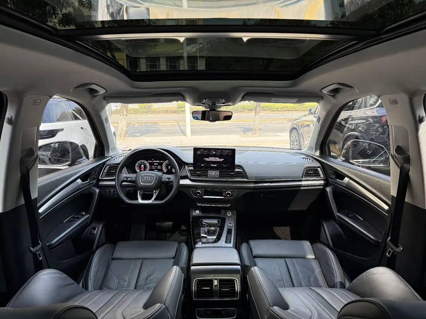 Audi Q5L 2023 45T Luxury Dynamic фото 8