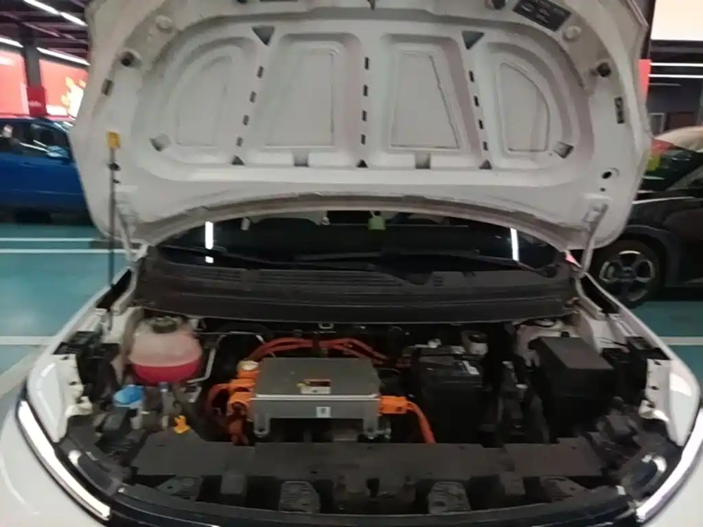 Фото 20 - Geely Geometry E Firefly