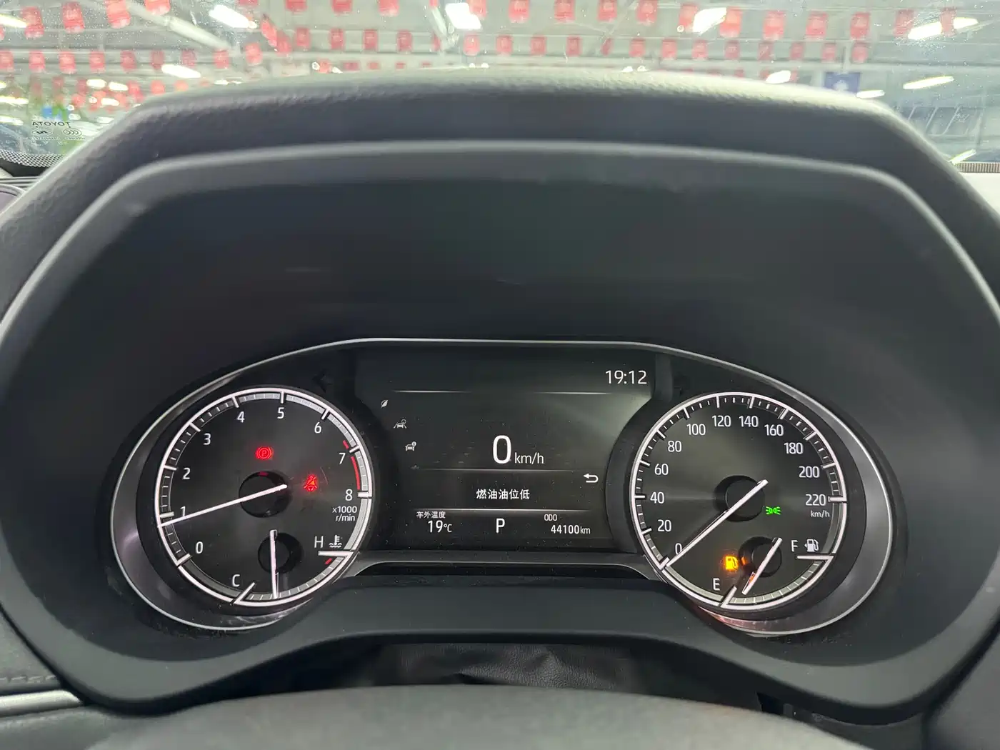 Toyota Venza 2022 2.0L CVT 2WD Luxury фото 8