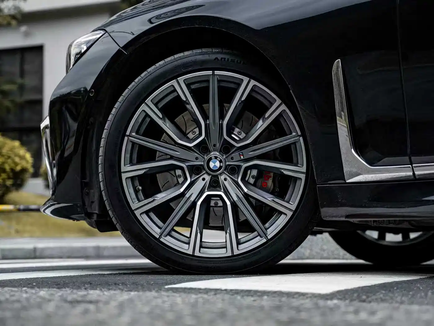 BMW 7 Series 2019 740Li xDrive Executive M Sport Package фото 14