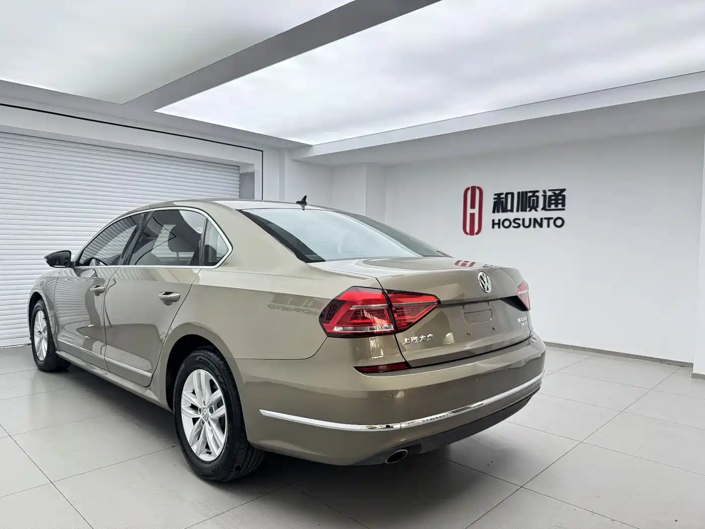 Volkswagen Passat 2017 330TSI DSG Prestige фото 9