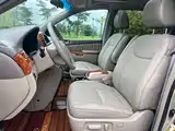 Photo 10 - Toyota Sienna