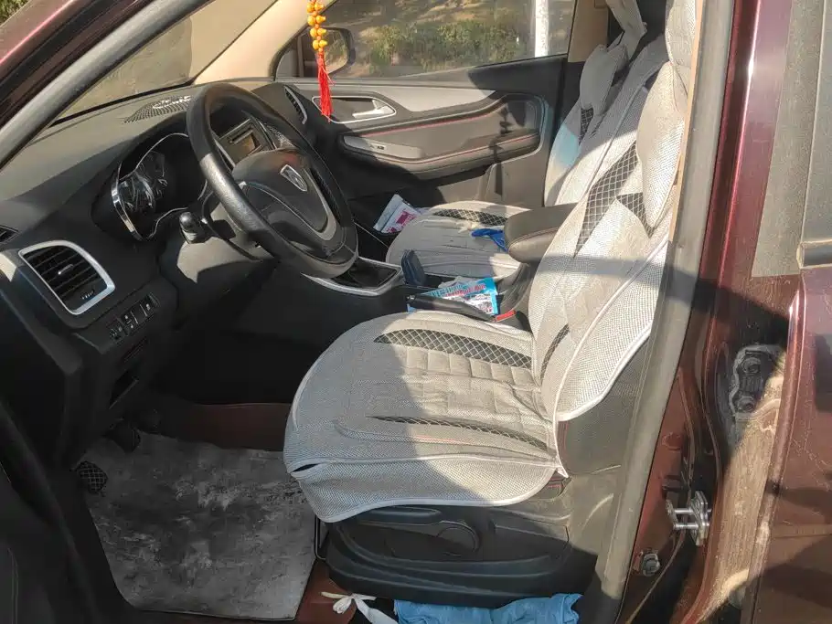 Baojun 560 2015 2015 1.8L Manual Comfort