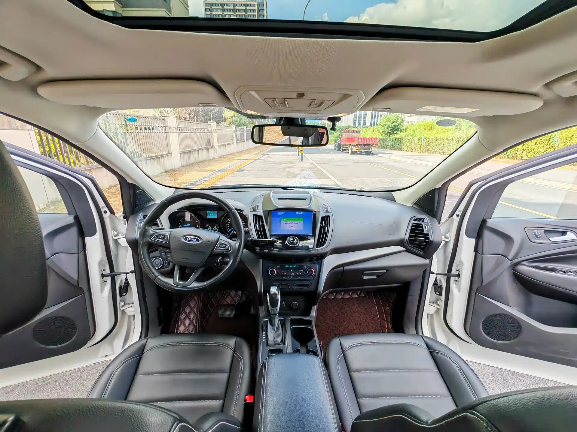 Photo 10 - Ford Kuga