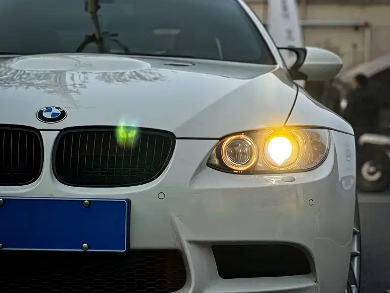 BMW M3 2011 M3 Coupe Carbon Fiber Roof Edition фото 4