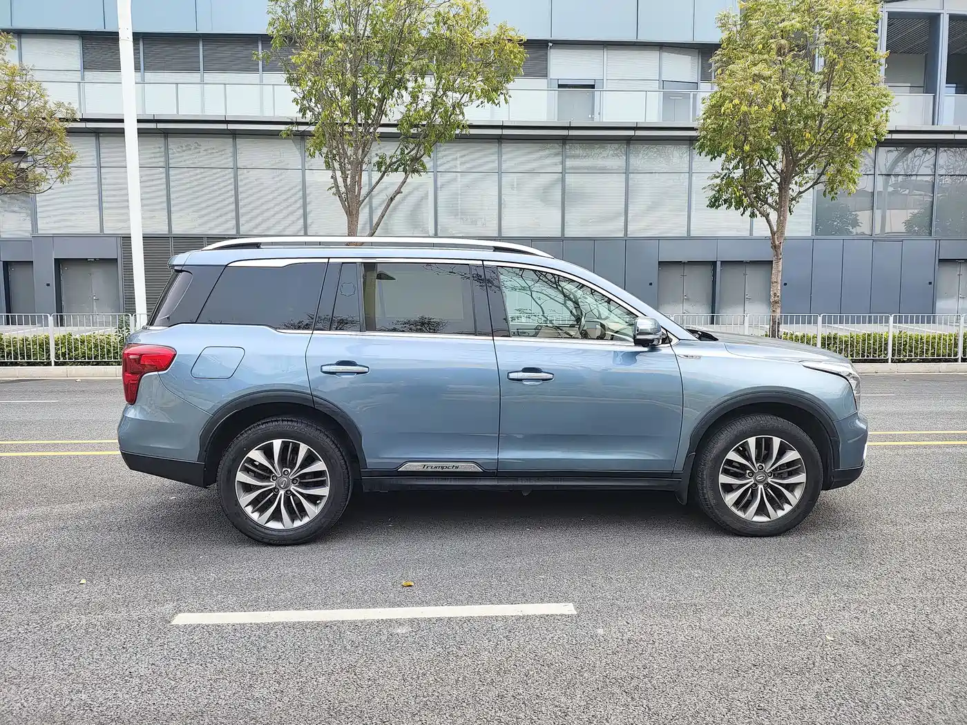 GAC Trumpchi Trumpchi GS8 2017 320T 2WD Luxury Smart Connect (7-seater) фото 8
