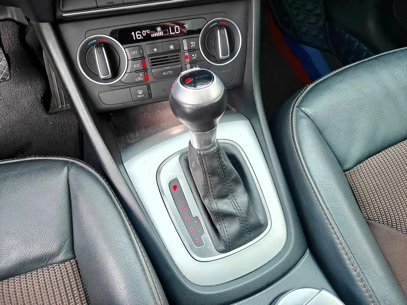 Audi Q3 2018 30th Anniversary Edition 30 TFSI Style фото 18