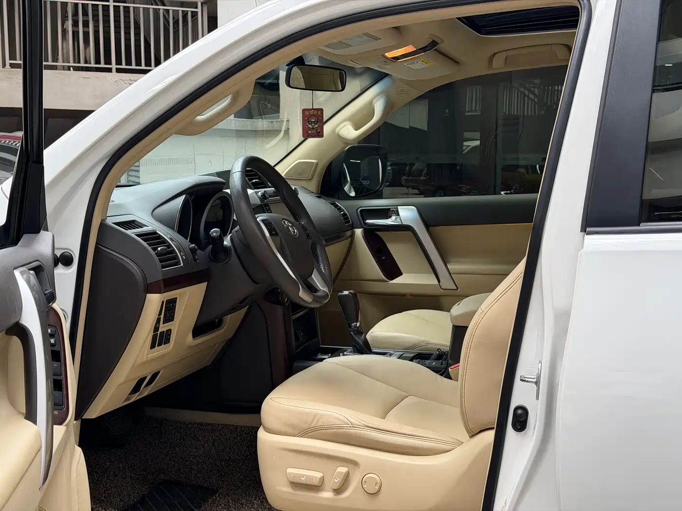 Toyota Prado 2014 4.0L Automatic TX-L NAVI фото 7