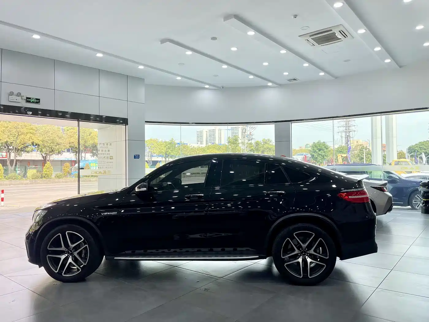 Mercedes-Benz GLC AMG 2018 AMG GLC 63 4MATIC+ фото 4