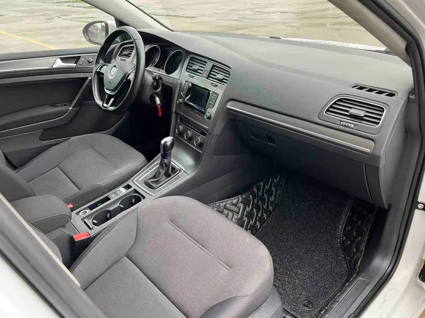Volkswagen Golf 2016 230TSI Automatic Comfort фото 8