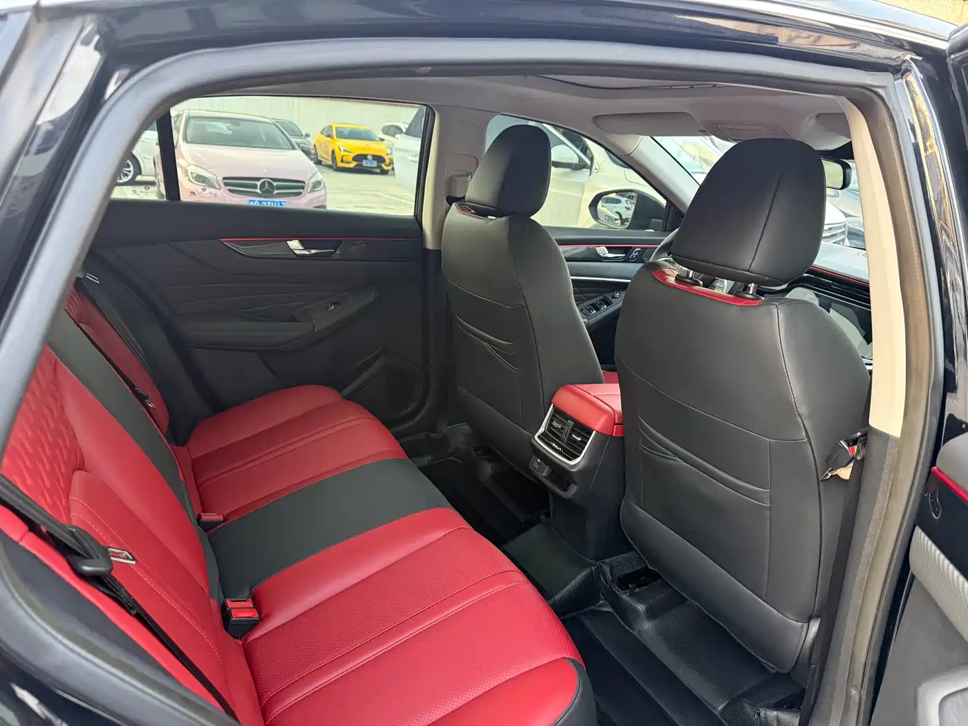 DONGFENG YI HYUN MAX