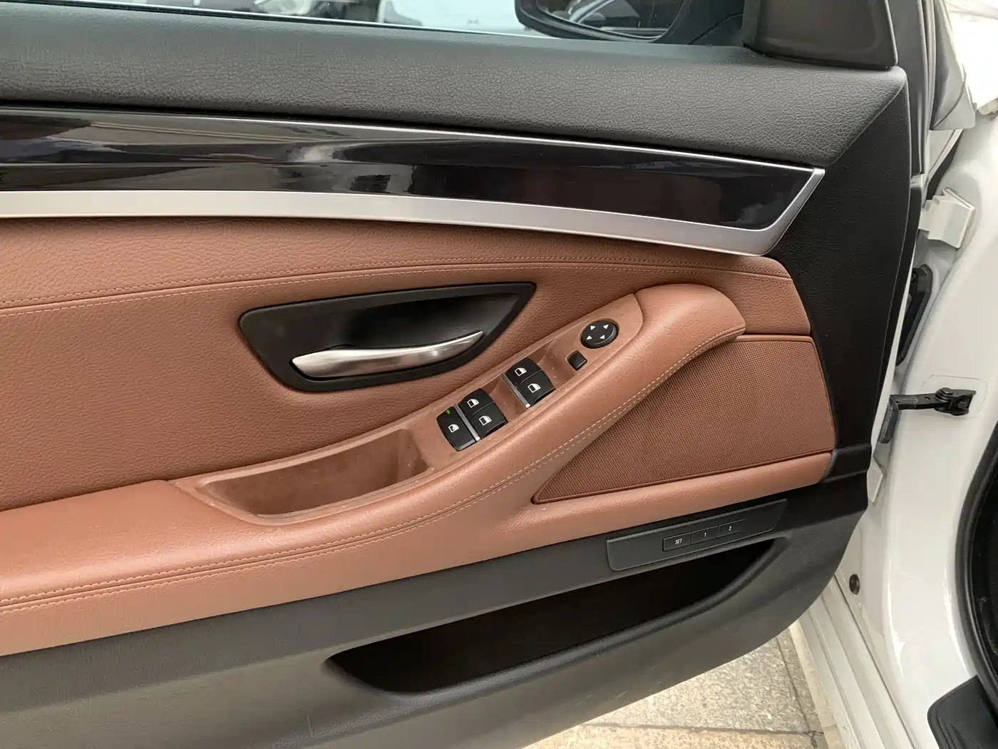 BMW 5 Series (Import) 2014 520i Classic фото 10
